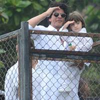 Shahrukh Celebrates Eid With Abram