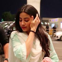 Jhanvi Kapoors Desi Airport Look